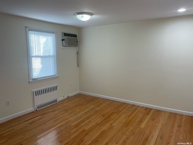 Foto del edificio - 3 Henderson Ave