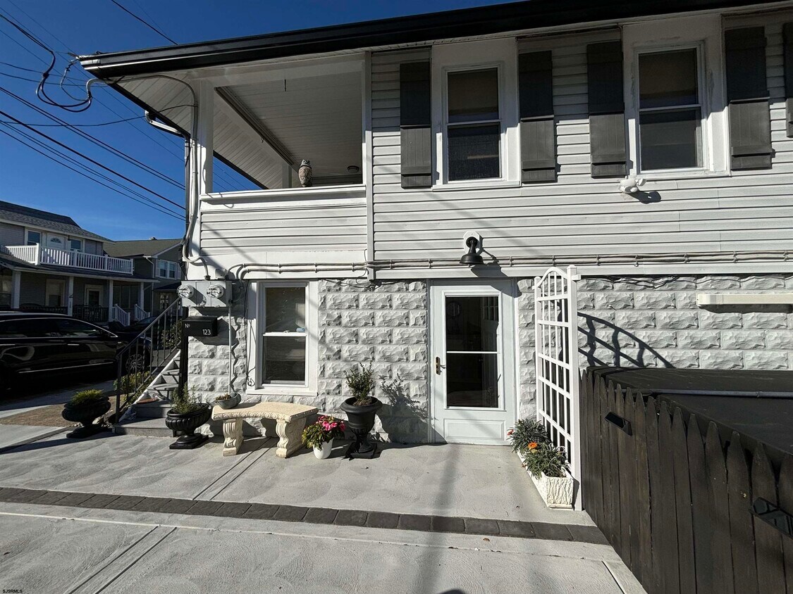 Foto principal - 123 N Avolyn Ave