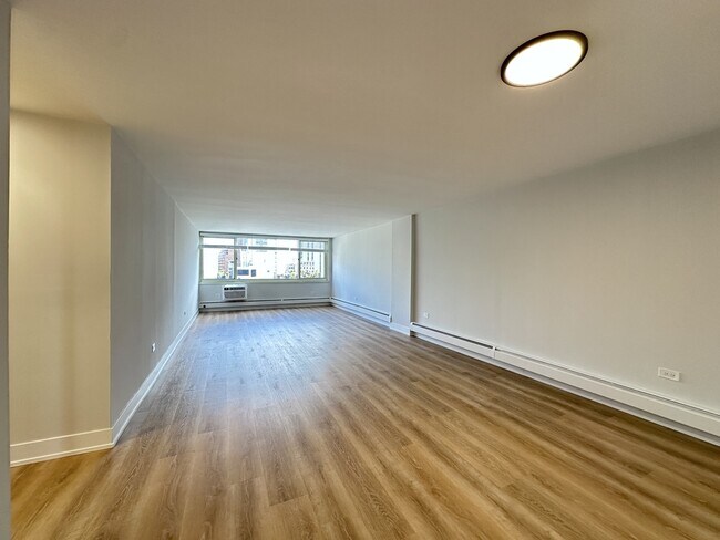 Foto del edificio - 1349 N Dearborn St