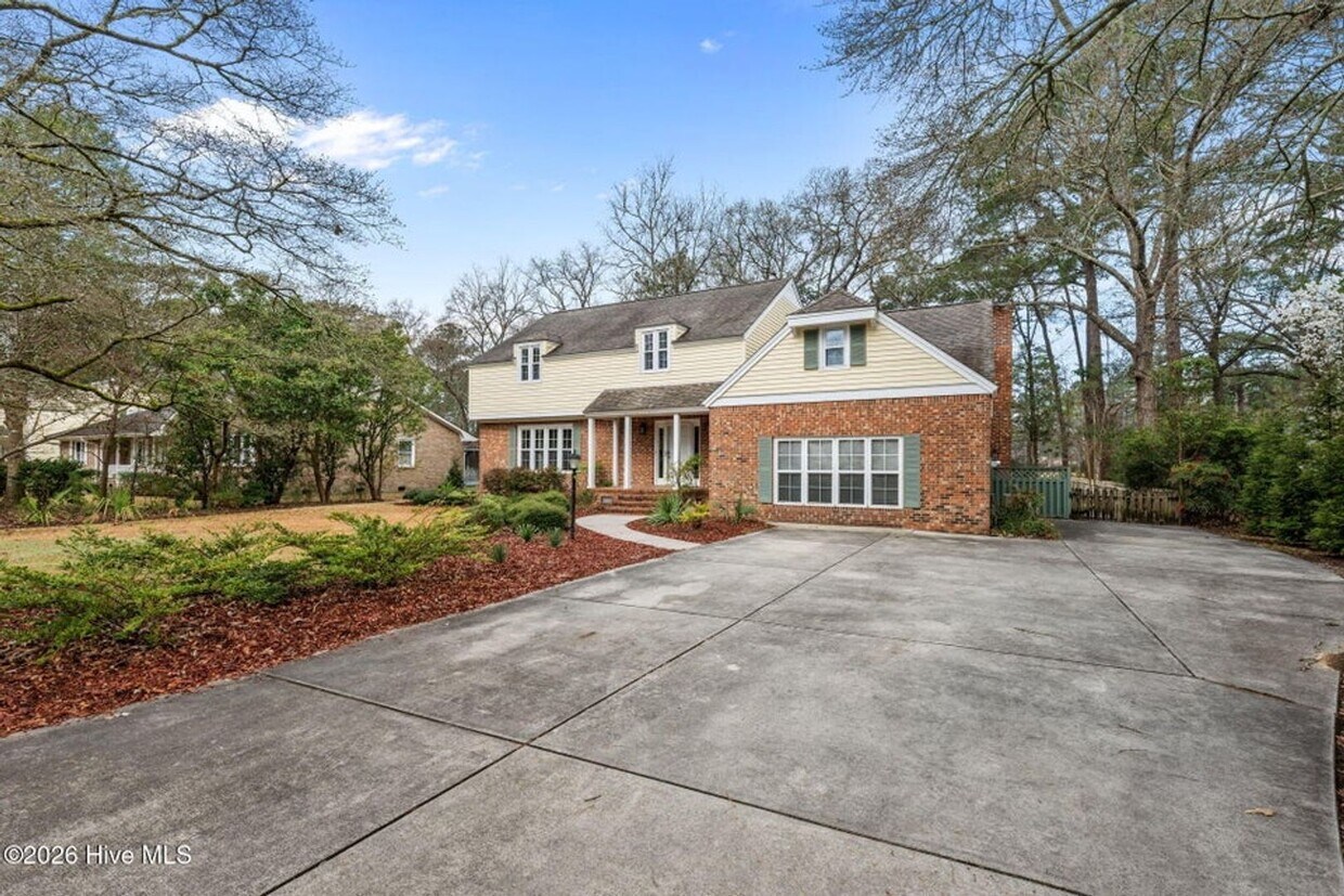 Building Photo - River Bend Community