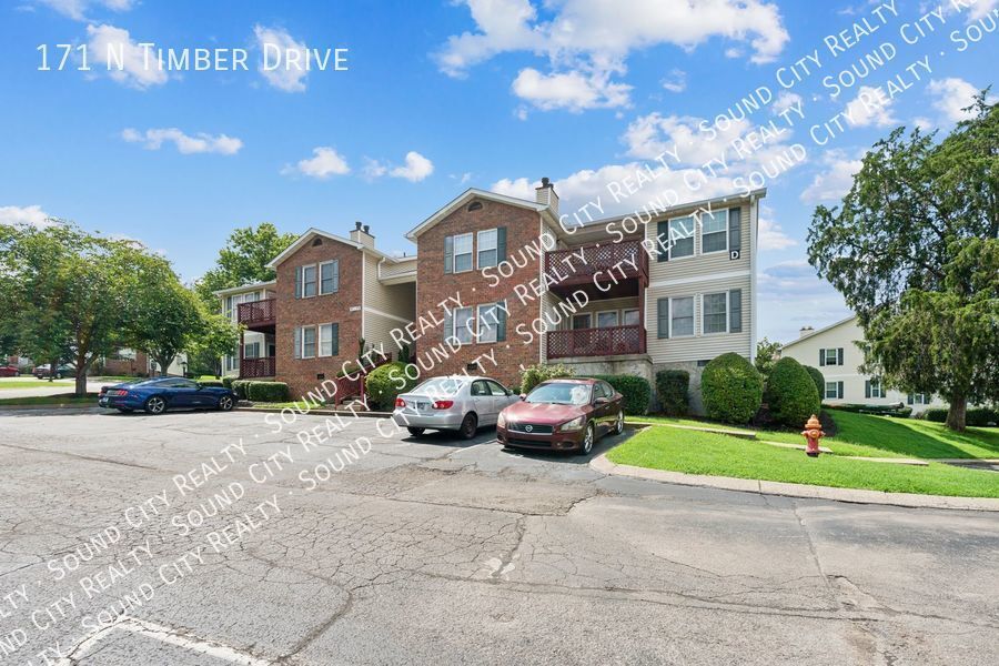 Primary Photo - Donelson! Available now! Spacious 2 bedroo...