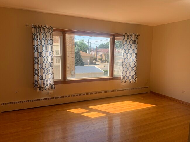 Building Photo - 4452 W 59th St