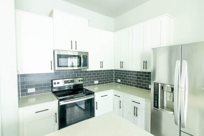 Building Photo - 15108 Casbah Dr
