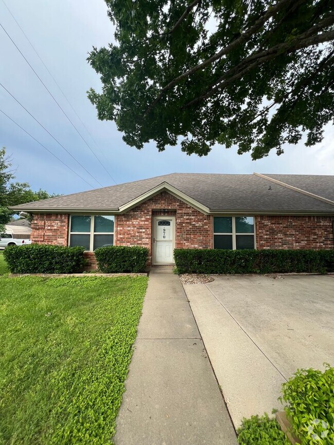 Building Photo - 970 Austin Ct