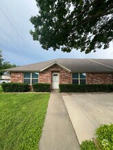 Building Photo - 970 Austin Ct