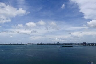 Building Photo - 650 NE 32nd St