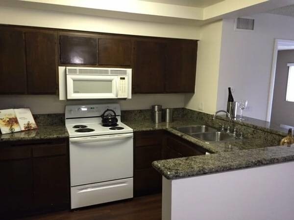 Foto principal - 190 City Blvd W