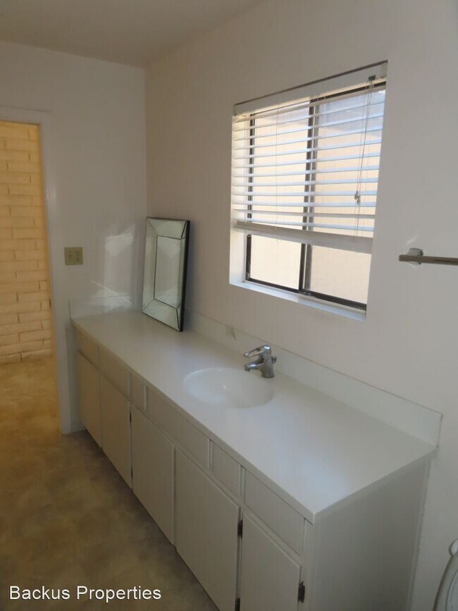 Building Photo - 2 br, 3 bath House - 435 Corral De Tierra Rd.