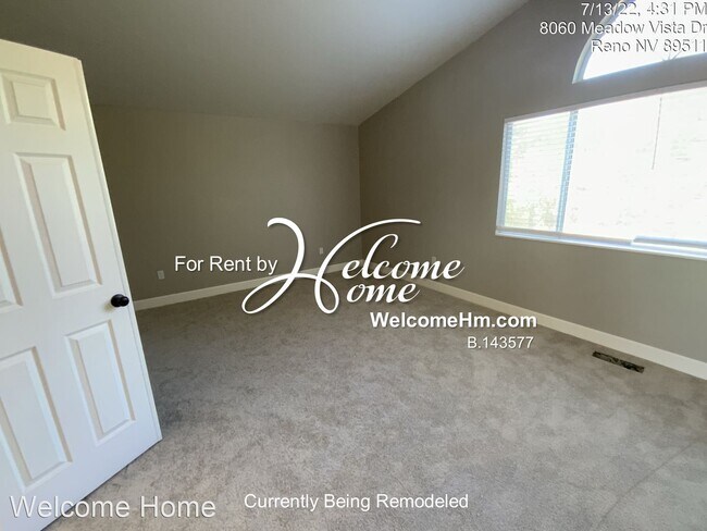 Foto del edificio - 5 br, 3 bath House - 8060 Meadow Vista Drive