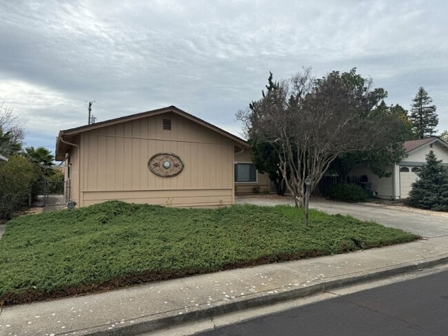 Building Photo - 2 Bedroom 2 Bath One Story Senior Community Vacaville *Star Rentals