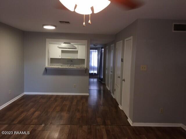 Building Photo - 105 Oak Crest Dr