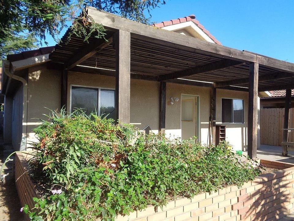 Primary Photo - COMPLETLEY REMODELED