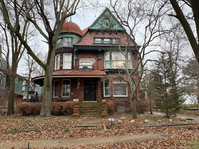 Primary Photo - 259 NE Randolph Ave