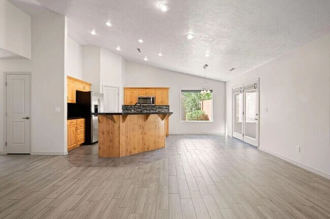 Foto del edificio - 1630 E 2450 S St