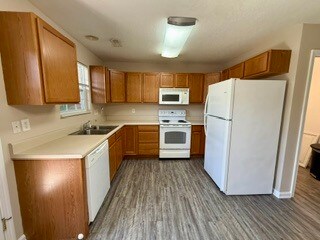 Foto del edificio - 1638 Maple View Way