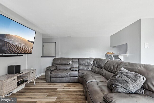Foto del edificio - 6701 Rapid Water Way