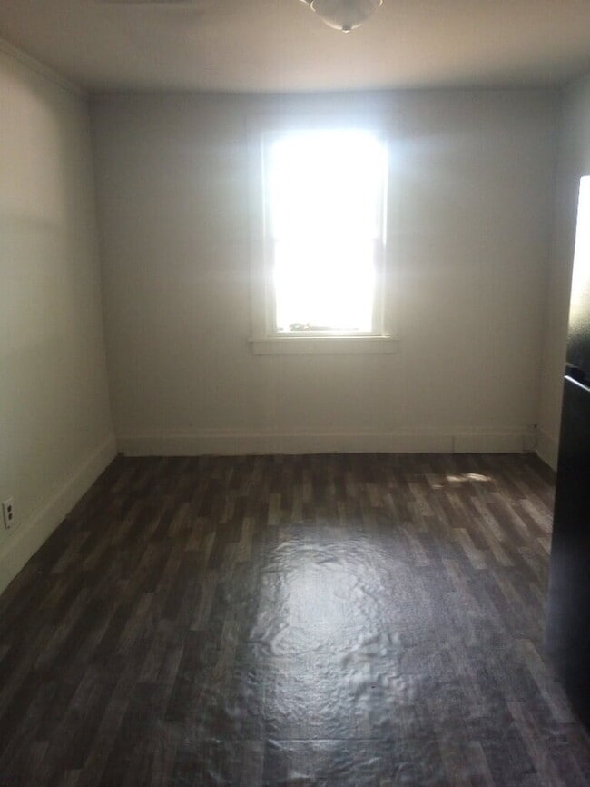 Foto del edificio - 1 bedroom 1 bathroom duplex in Clinton