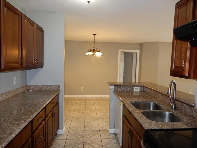 Building Photo - 10631 Braes Bend Dr