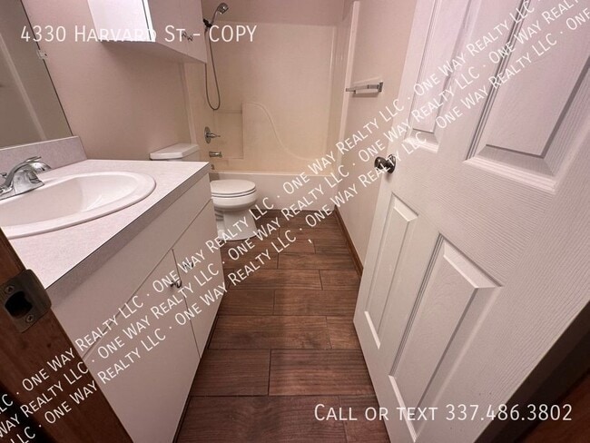 Building Photo - Great 3/2 Duplex!