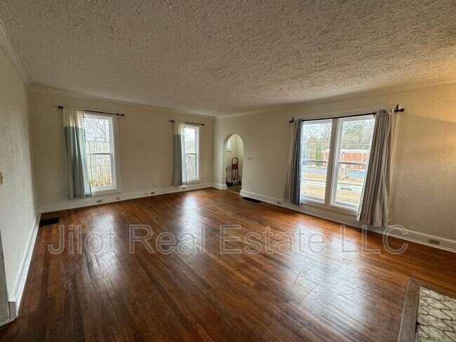 Foto del edificio - 3587 Midway Rd