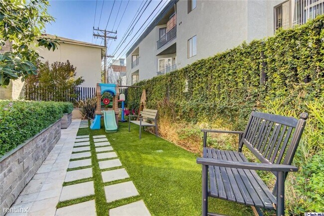 Building Photo - 2 br, 2.5 bath Condo - 330 Salem St Apt 302