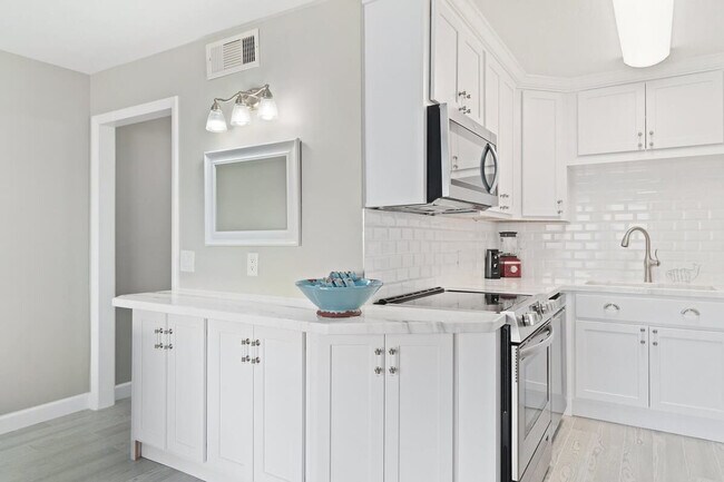 Foto del edificio - 8743 Thomas Dr