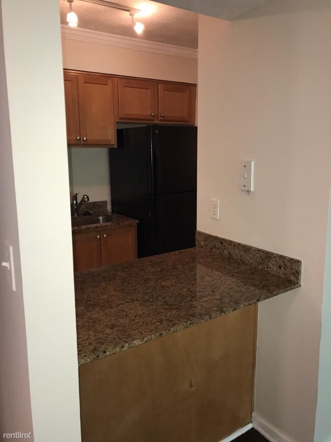 Building Photo - 3120 Seven Pines Ct