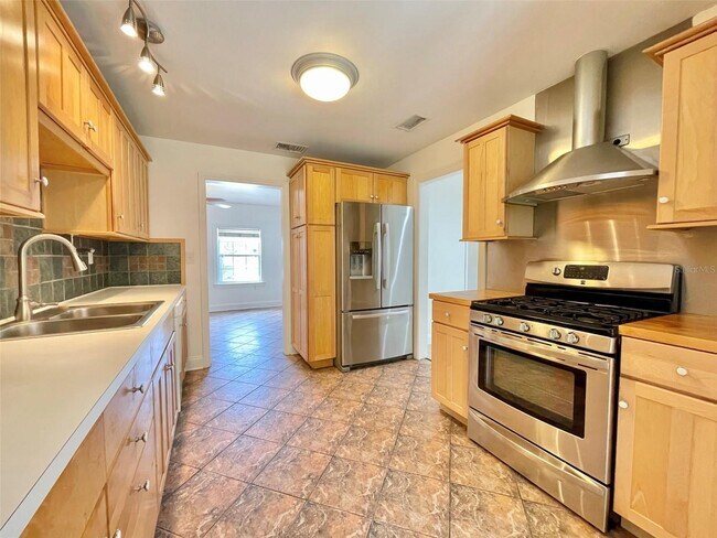 Building Photo - 6706 S Gabrielle St