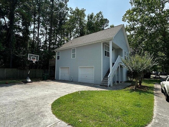 Foto del edificio - 3 Bed 3 Bath Garage Apartment Home