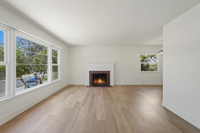 Foto del edificio - 2943 Los Olivos Ln