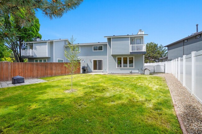 Foto del edificio - 2bd/2ba Townhome in GREAT Location w/RV Pa...