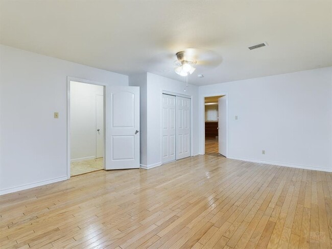 Foto del edificio - 817 E 38th St