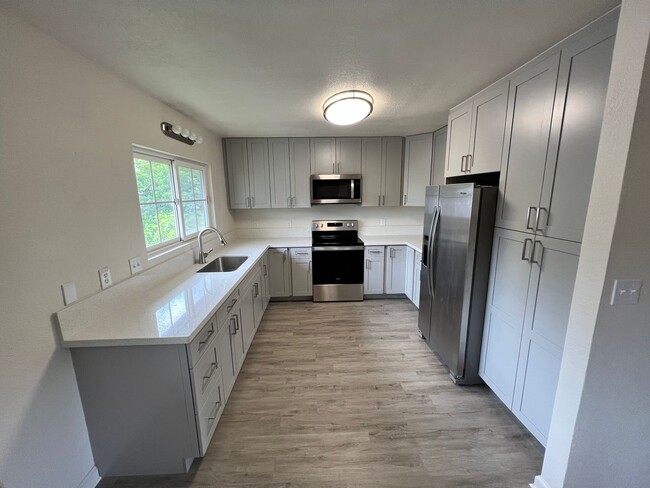 Building Photo - Charming 3 bedroom home in Manoa for $4,20...