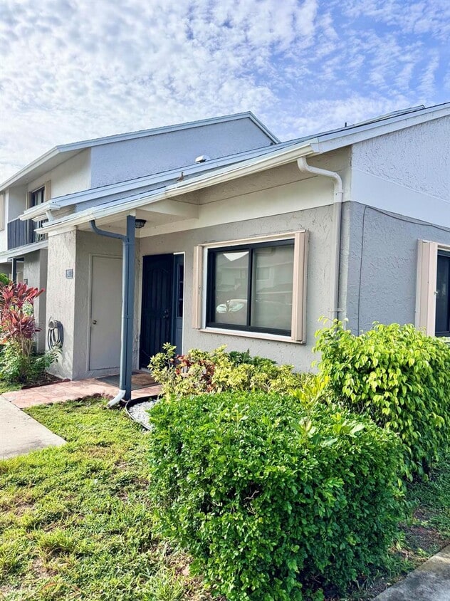 Foto principal - 2001 Wharf Ln