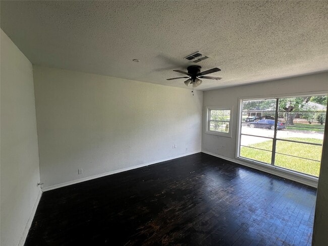 Building Photo - 9306 St Lo Rd