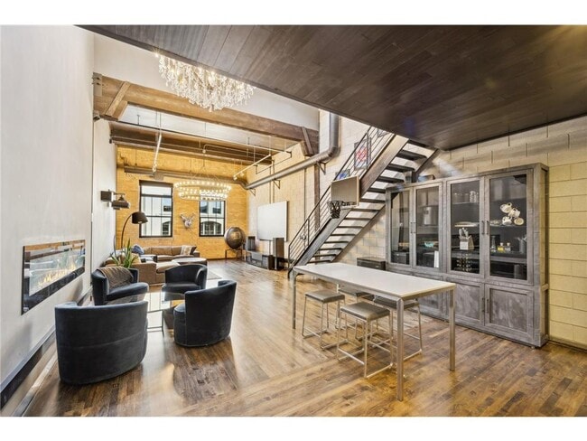 Building Photo - 801 N Washington Ave