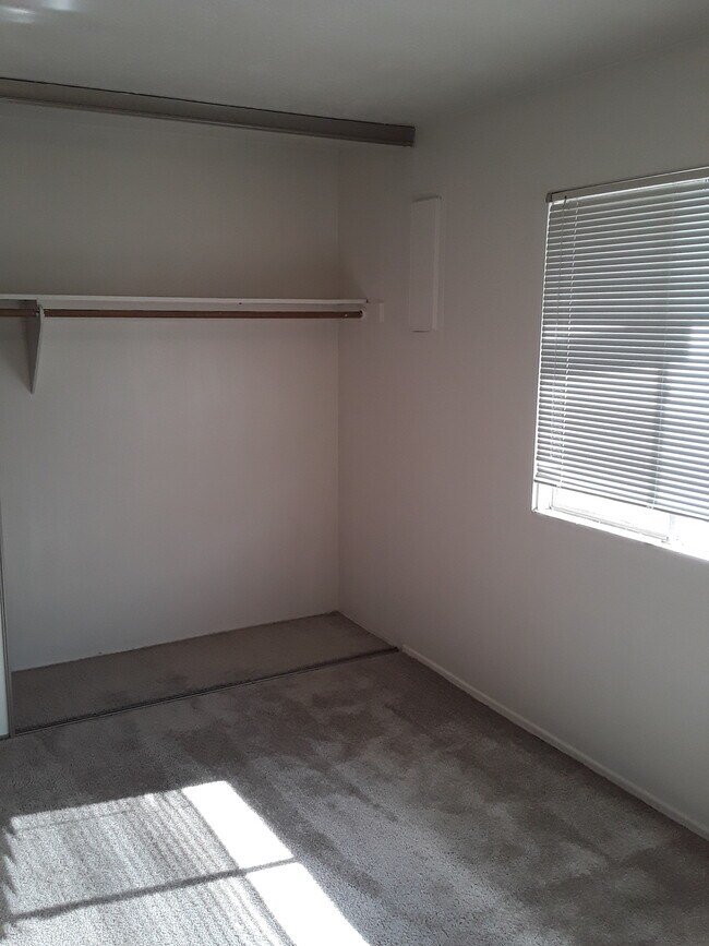 Foto del edificio - 7720 E Burnside St