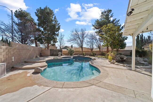 Building Photo - 4008 Dee Dee Ct