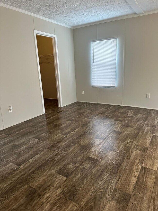 Building Photo - Large nice modular home 1 acre in Mt. Juliet