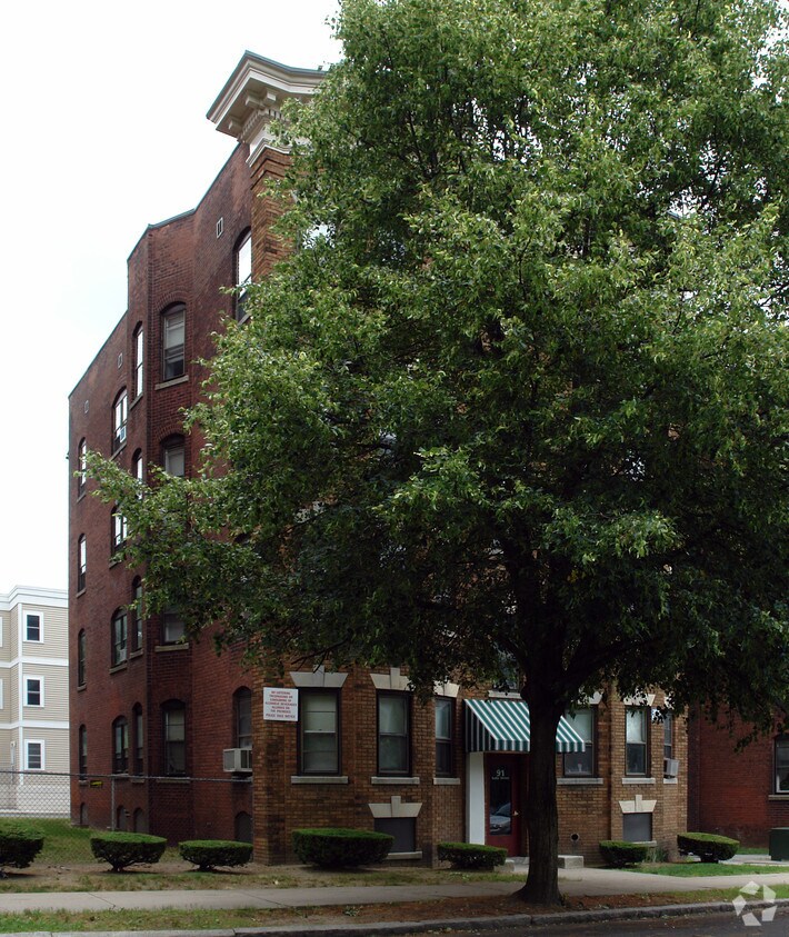 Building Photo - 91-93 Belle St