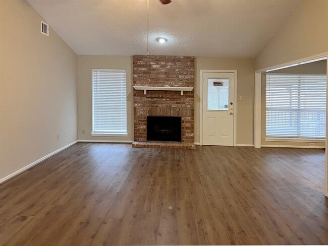 Foto del edificio - 3122 Windmill St