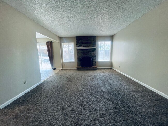 Foto del edificio - Move- In Pittsburg Home 3bed/2bath !!!!