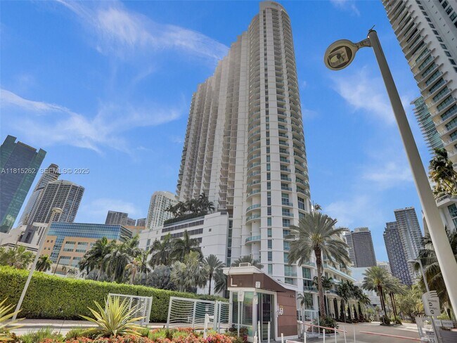 Foto del edificio - 90 SW 3rd St