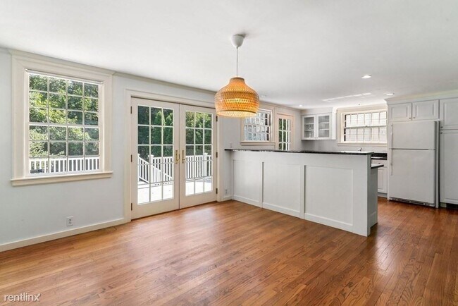 Building Photo - 4 br, 3.5 bath House - 1 Francis Ave