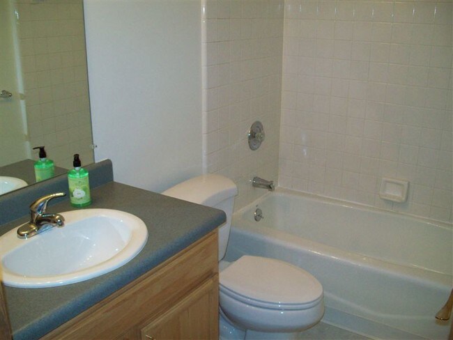 Foto del edificio - 723 Duke Ln
