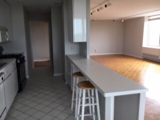 Barra de mostrador - 2324 Madison Rd