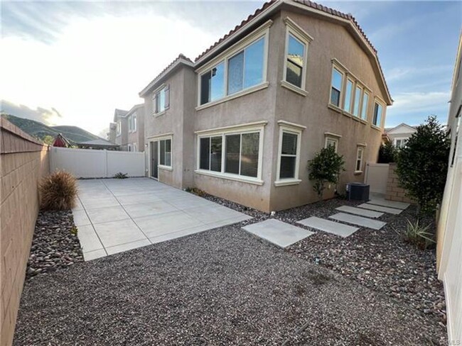 Foto del edificio - Stunning 4-bedroom, 3-bathroom home