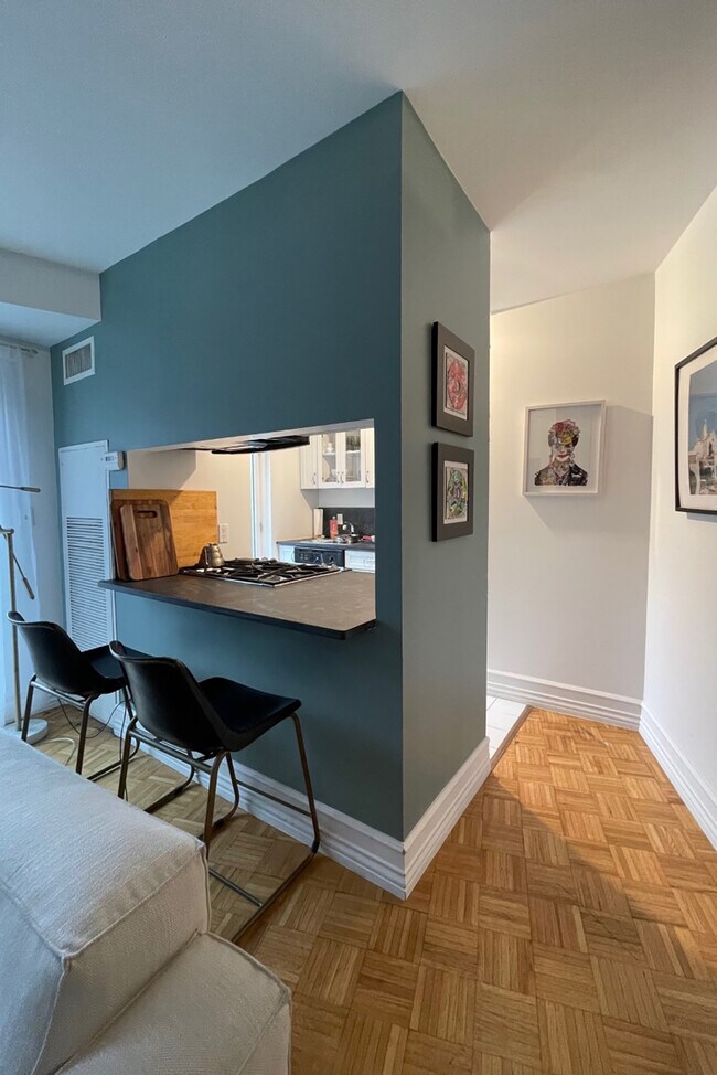 Foto del edificio - 254 W 10th St
