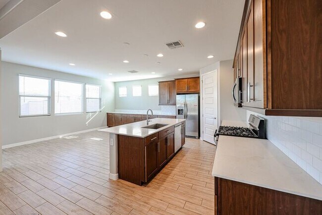 Foto del edificio - Available August 7th! Gated Community 4 Bedroom 3 Bathroom Home!