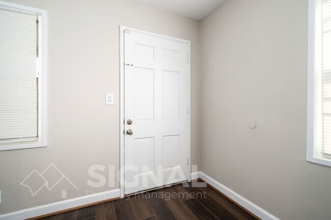 Foto del edificio - 1320 45th St N